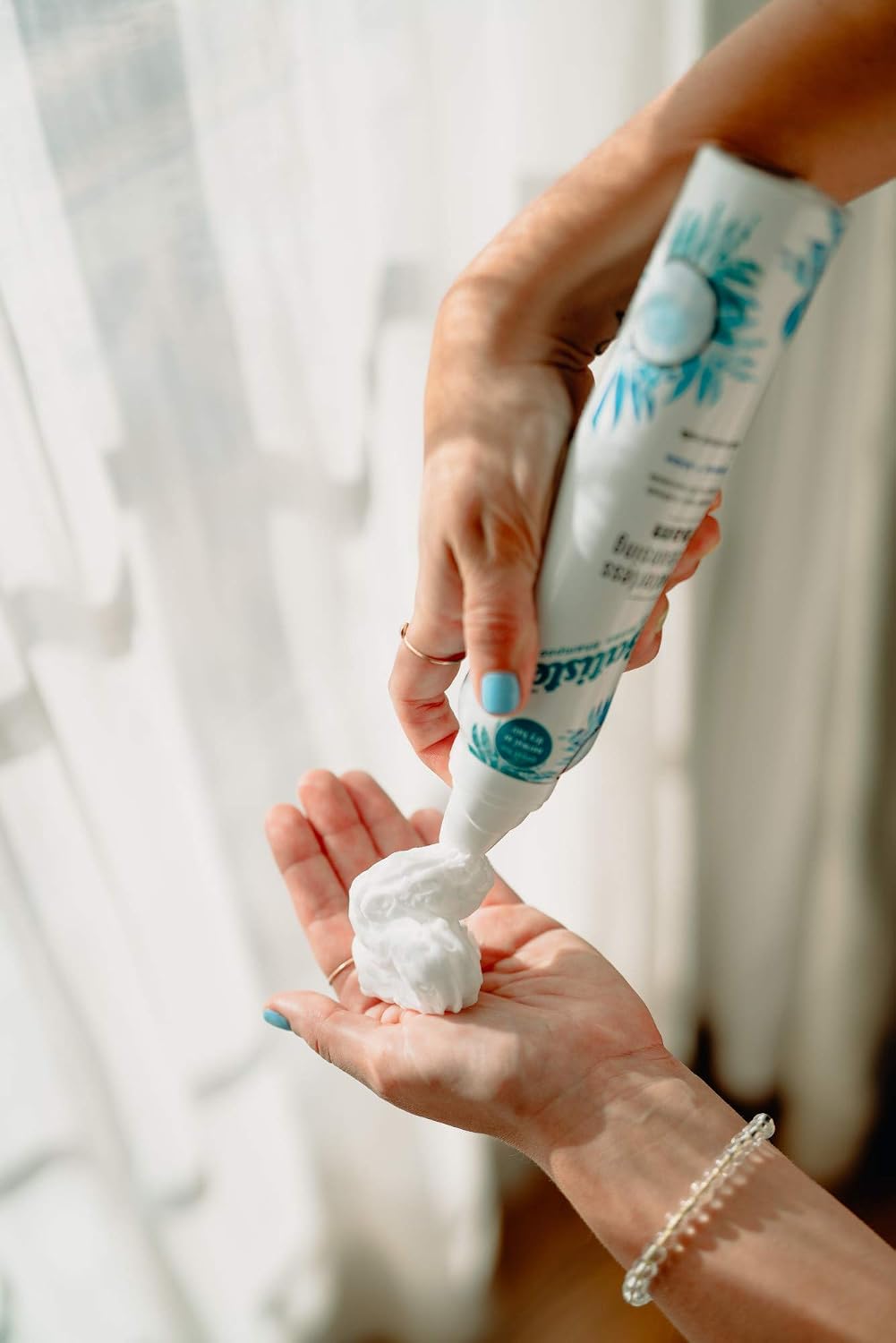 Batiste Waterless Cleansing Foam Cleanse + Shine with Coconut Milk 3.6 oz