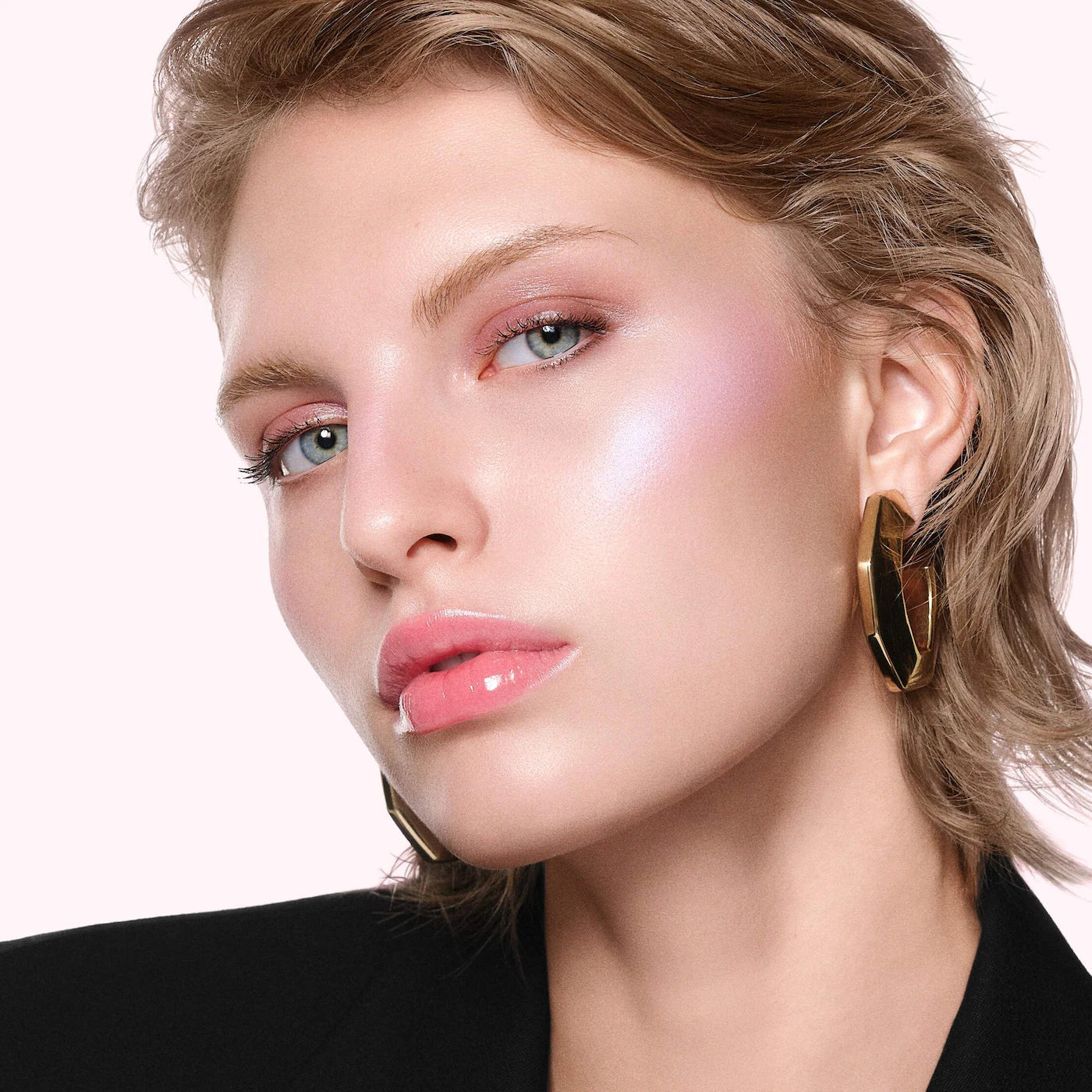 Givenchy Prisme Libre Strobing & Illuminating Highlighter Powder | 001 Lilac Pink