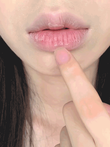 SheGlam Crystal Glaze Moisturizing Lip Gloss | Strawberry Milk