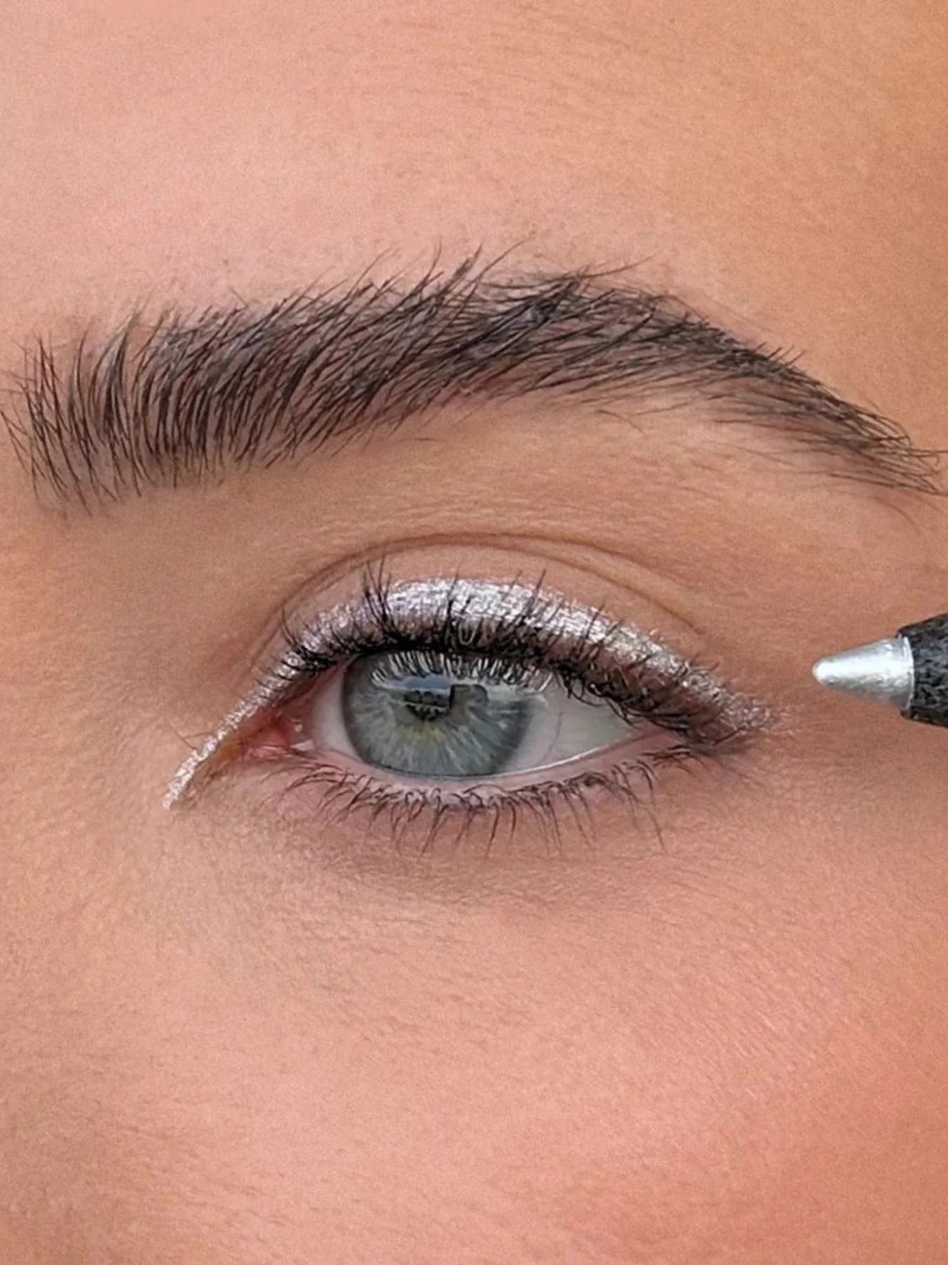Sweed Satin Eyeliner | Euphoria Silver