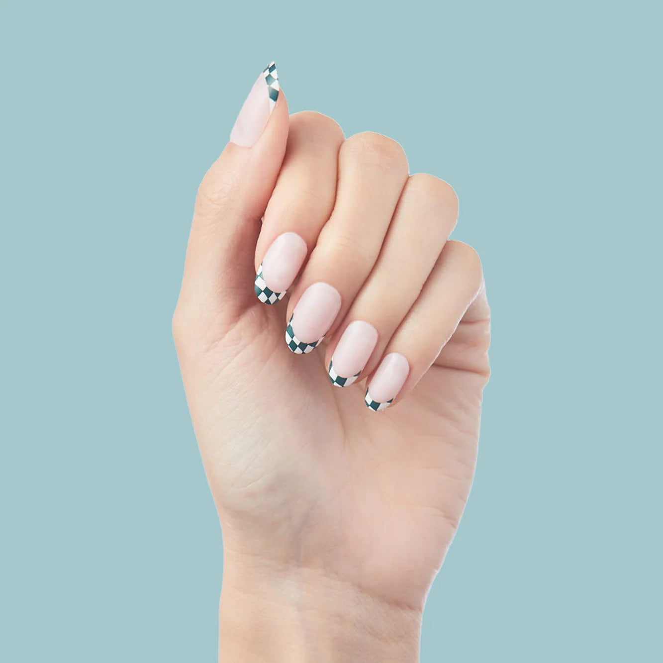 Olive & June Press-On Nails The Instant Mani | Checkerboard French Short Round