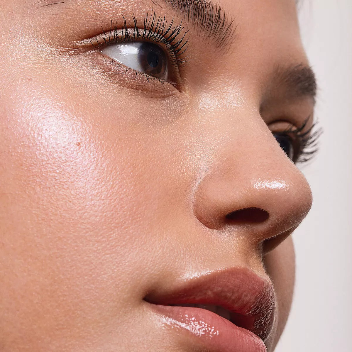 Saie Dew Balm Bouncy Marshmallow Highlighter | Saie Lilac